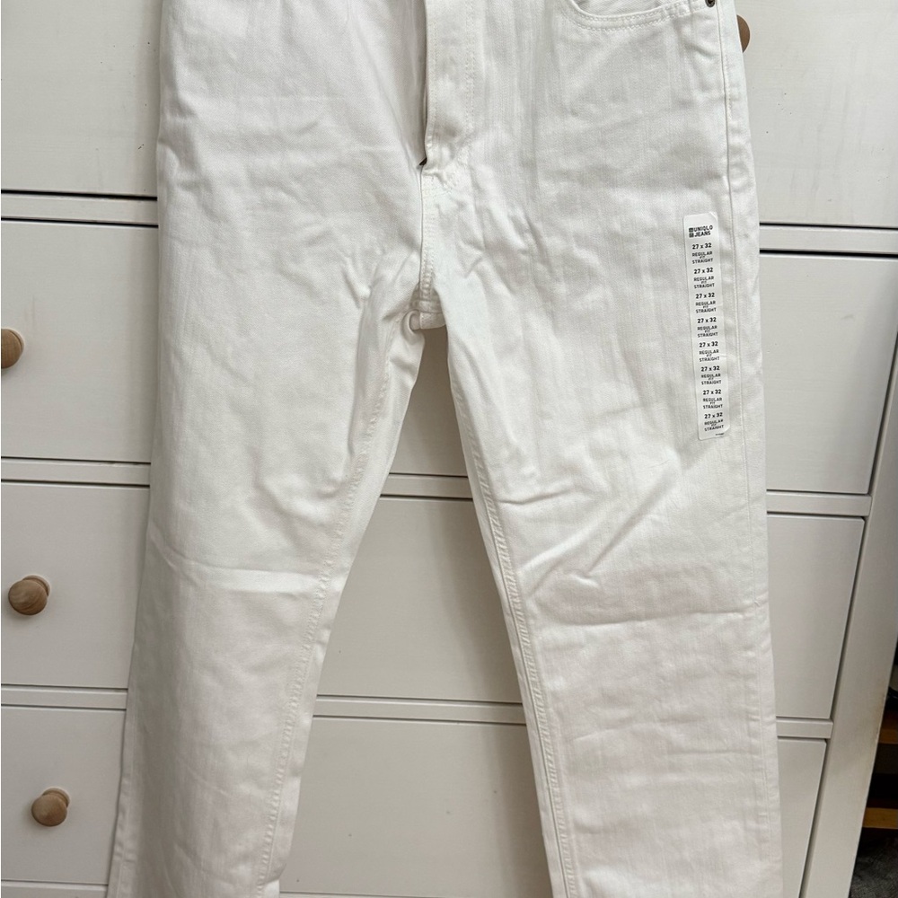 Uniqlo High Rise White Jeans Smooth Denim